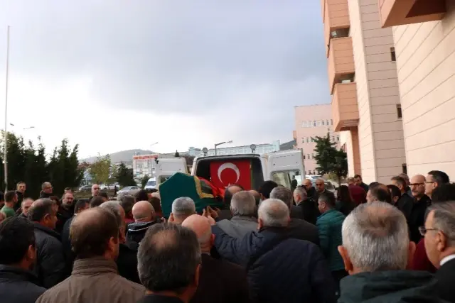 Kadın profesör için tören düzenlendi Kadın profesör için tören düzenlendi