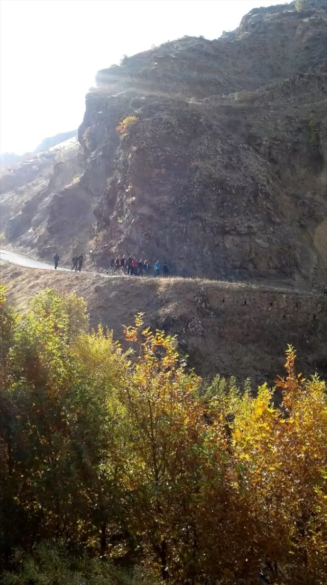 Kozluk'ta öğretmenler için doğa yürüyüşü Kozluk'ta öğretmenler için doğa yürüyüşü