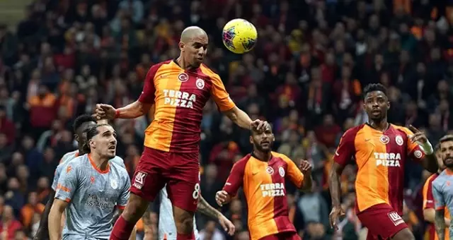 Medipol Başakşehir, Galatasaray'ı 1-0 mağlup etti! Medipol Başakşehir, Galatasaray'ı 1-0 mağlup etti!