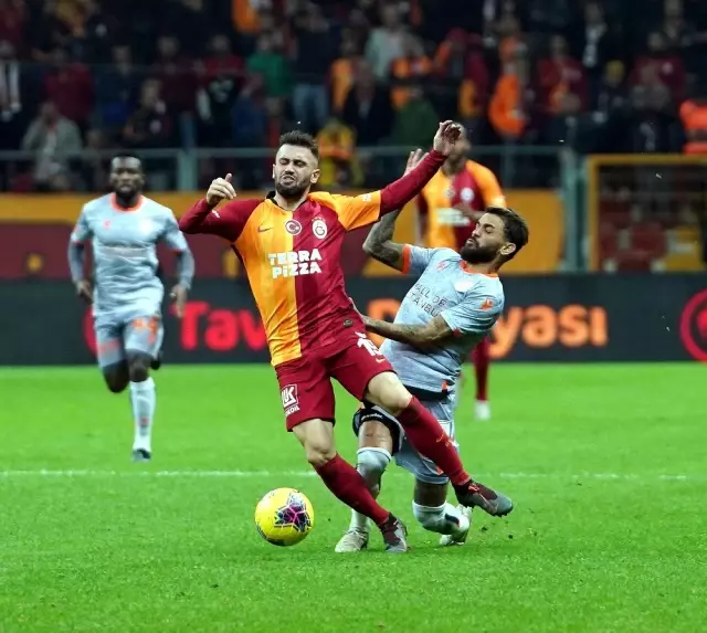 Medipol Başakşehir, Galatasaray'ı tek golle yendi Medipol Başakşehir, Galatasaray'ı tek golle yendi