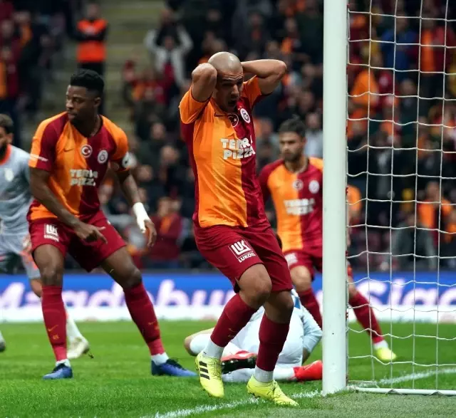 Medipol Başakşehir, Galatasaray'ı tek golle yendi Medipol Başakşehir, Galatasaray'ı tek golle yendi
