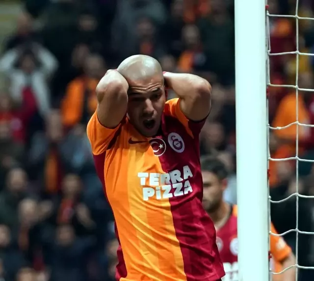 Medipol Başakşehir, Galatasaray'ı tek golle yendi Medipol Başakşehir, Galatasaray'ı tek golle yendi