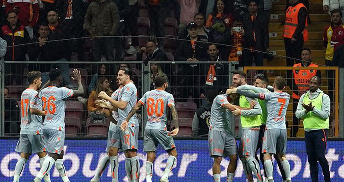 Medipol Başakşehir ligde maç fazlasıyla lider