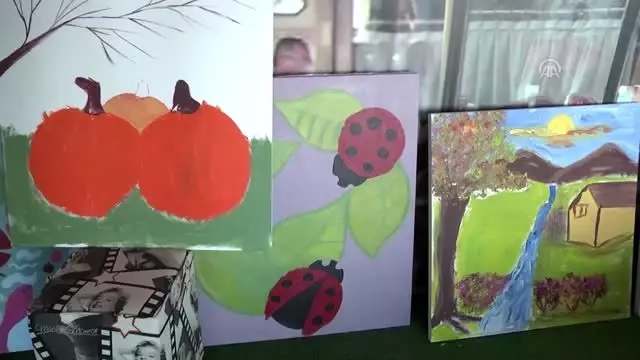Öğretmen adayları otizmli öğrencilerle aynı projede buluştu