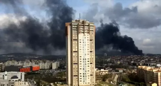 İstanbul'da askeri bölgedeki ormanlık alanda çıkan yangın kontrol altına alındı İstanbul'da askeri bölgedeki ormanlık alanda çıkan yangın kontrol altına alındı