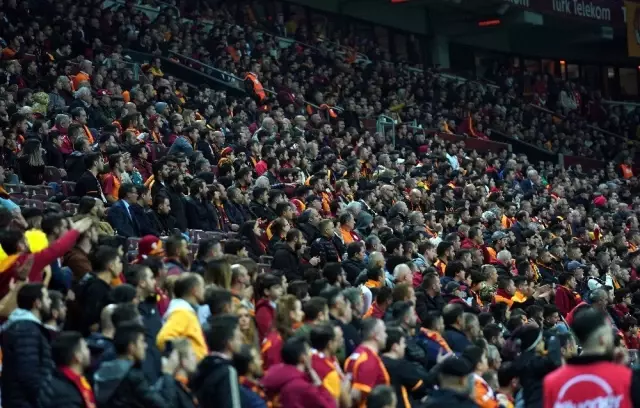Süper Lig: Galatasaray: 0 - Medipol Başakşehir: 0 (İlk yarı) Süper Lig: Galatasaray: 0 - Medipol Başakşehir: 0 (İlk yarı)