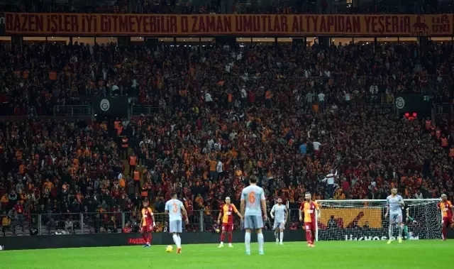 Süper Lig: Galatasaray: 0 - Medipol Başakşehir: 0 (İlk yarı) Süper Lig: Galatasaray: 0 - Medipol Başakşehir: 0 (İlk yarı)