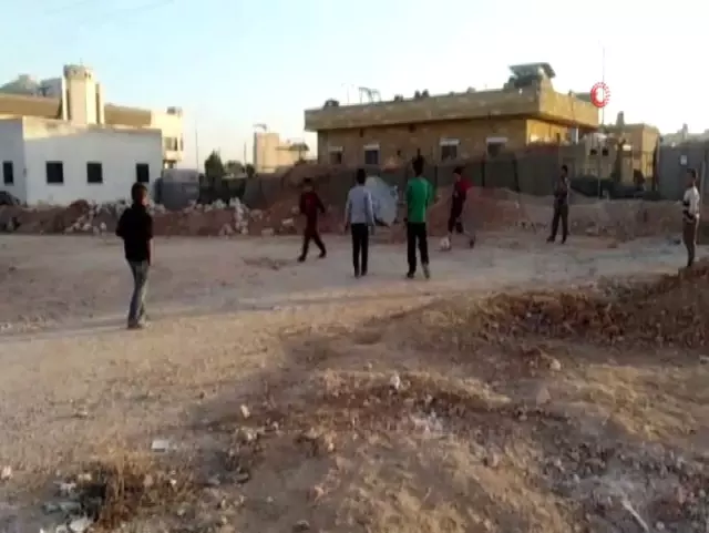 Tel Abyadlı çocukların futbol sevinci