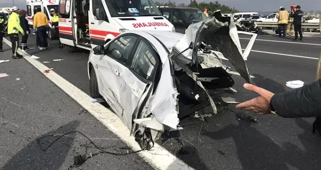 TEM otoyolunda otomobil bariyerlere çarpıp parçalandı: 1 ölü, 2 yaralı TEM otoyolunda otomobil bariyerlere çarpıp parçalandı: 1 ölü, 2 yaralı