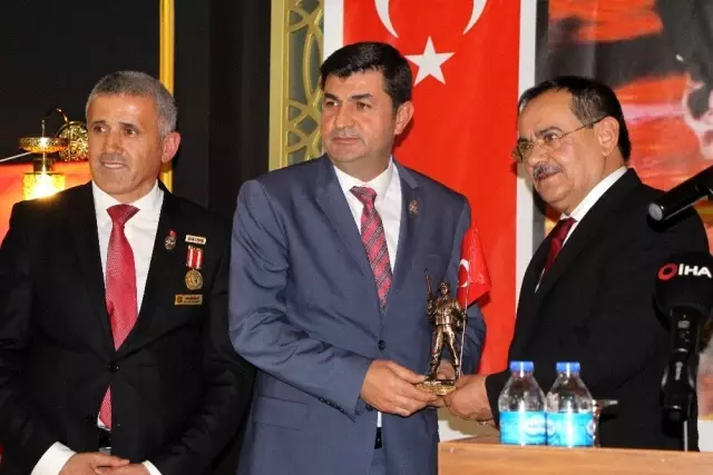 Türkiye Harp Malulü Gaziler, Şehit Dul ve Yetimleri Derneği Şube Başkanları Toplantısı Türkiye Harp Malulü Gaziler, Şehit Dul ve Yetimleri Derneği Şube Başkanları Toplantısı