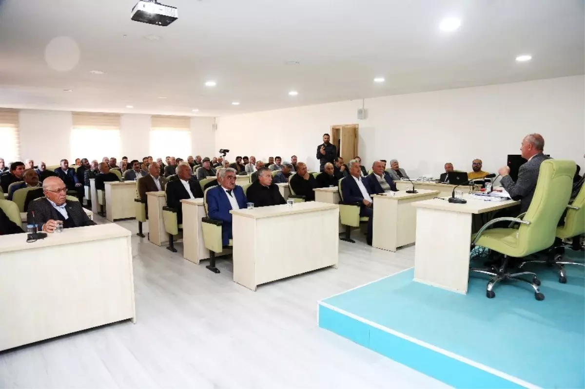 Tuşba'da 'Mahalle Muhtarlarıyla İstişare Toplantısı' yapıldı
