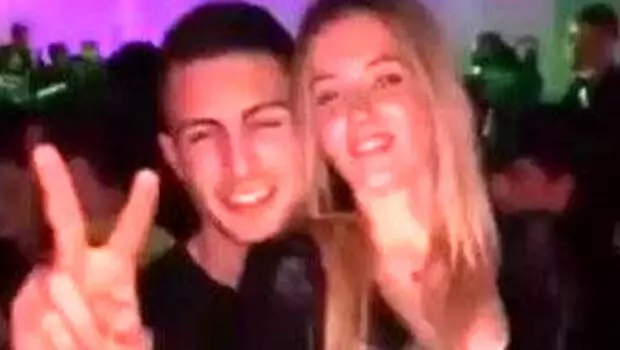 Tuvalette cinsel ilişkiye girerken yakalandı! Sözleşmesi feshedildi Tuvalette cinsel ilişkiye girerken yakalandı! Sözleşmesi feshedildi