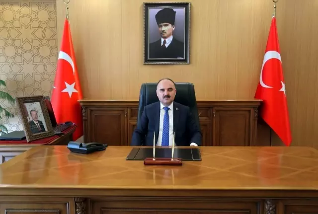Vali Şehmus Günaydın'ın 24 Kasım Öğretmenler Günü mesajı Vali Şehmus Günaydın'ın 24 Kasım Öğretmenler Günü mesajı