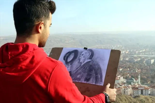 Yerden 100 metre yükseklikteki cam terasta Başöğretmeni resmettiler Yerden 100 metre yükseklikteki cam terasta Başöğretmeni resmettiler