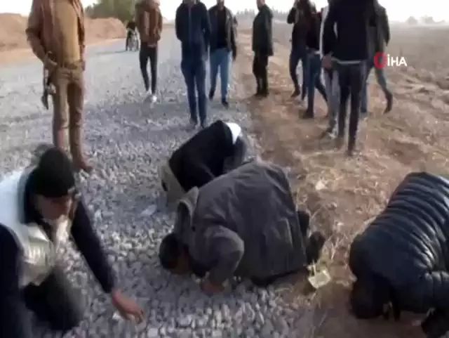 Yıllar sonra kavuştukları topraklarda secdeye kapandılar