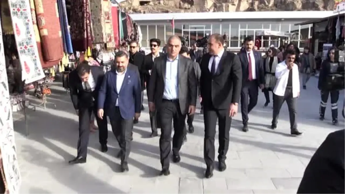 Bakan Ersoy, Kapadokya'da yer altı şehrini gezdi