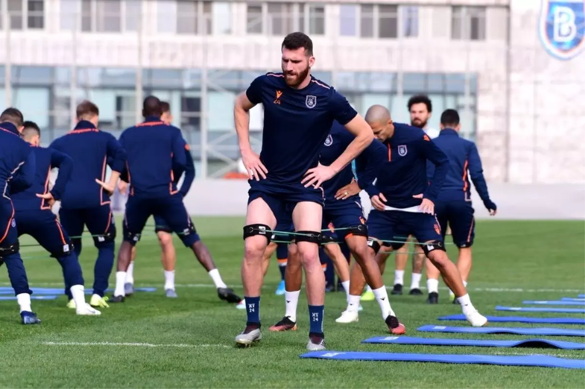 Başakşehir'de Roma maçı hazırlıkları başladı