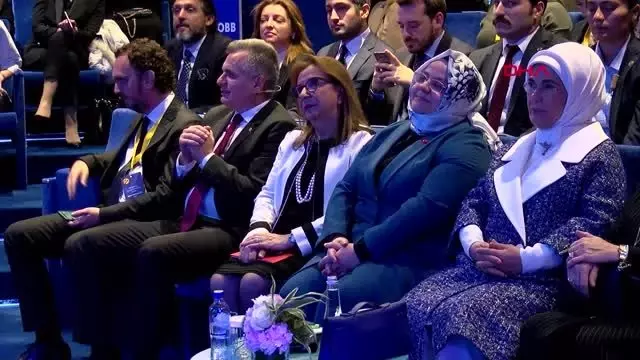 Emine erdoğan, geleceği yazan kadınlar ödül töreni'ne katıldı Emine erdoğan, geleceği yazan kadınlar ödül töreni'ne katıldı