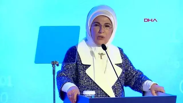 Emine erdoğan, geleceği yazan kadınlar ödül töreni'ne katıldı Emine erdoğan, geleceği yazan kadınlar ödül töreni'ne katıldı