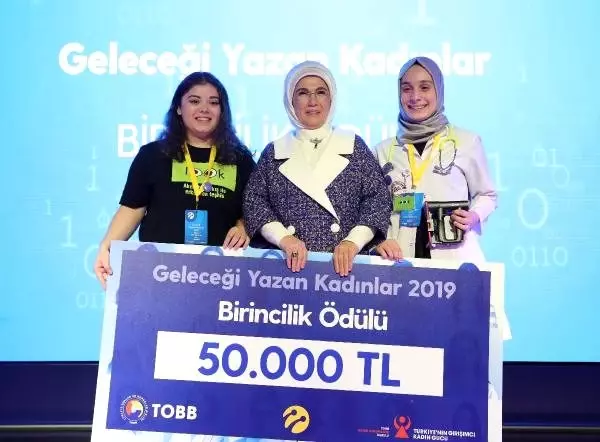 Emine Erdoğan, Geleceği Yazan Kadınlar Ödül Töreni'ne katıldı Emine Erdoğan, Geleceği Yazan Kadınlar Ödül Töreni'ne katıldı