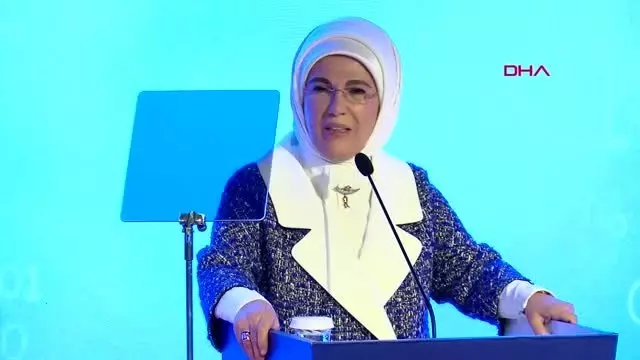 Emine erdoğan, geleceği yazan kadınlar ödül töreni'ne katıldı Emine erdoğan, geleceği yazan kadınlar ödül töreni'ne katıldı