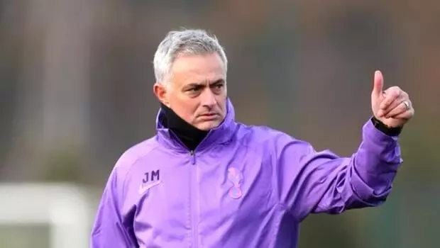 Jose Mourinho sahaya çıkıyor! Canlı | West Ham - Tottenham Jose Mourinho sahaya çıkıyor! Canlı | West Ham - Tottenham