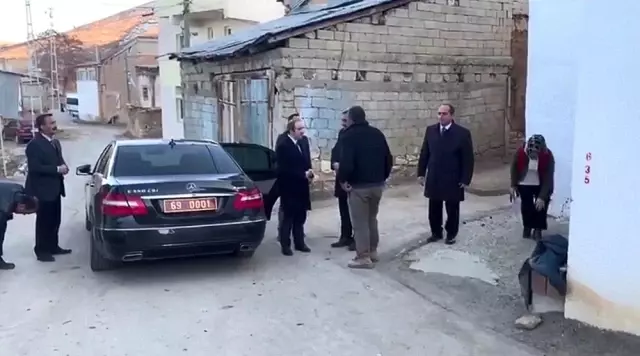 Köy ziyaretinde bulunan Vali Epcim, engelli vatandaşın isteğini geri çevirmedi