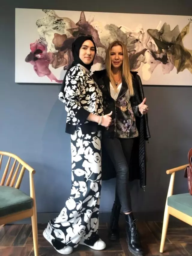 Mimarlık Bölümü son sınıf öğrencisi Atike Elif Akın, ürettiği araba aksesuarları ilgi odağı oldu Mimarlık Bölümü son sınıf öğrencisi Atike Elif Akın, ürettiği araba aksesuarları ilgi odağı oldu
