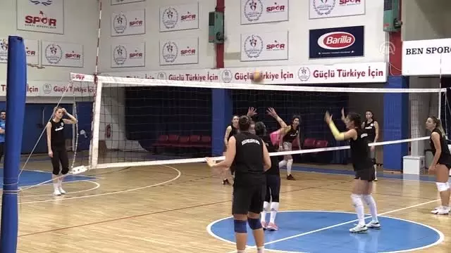 Voleyboldaki gururu şampiyonluğa kitlendi