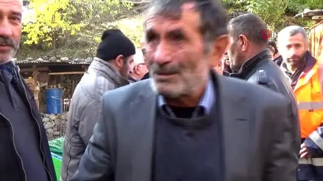 Yangında hayatını kaybeden 2 kardeş ile halaları toprağa verildi Yangında hayatını kaybeden 2 kardeş ile halaları toprağa verildi
