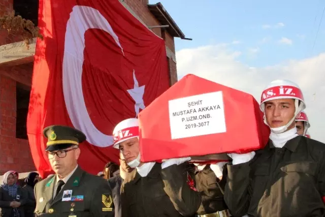 Barış Pınarı şehidi memleketinde son yolculuğuna uğurlandı