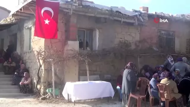Barış Pınarı şehidi memleketinde son yolculuğuna uğurlandı Barış Pınarı şehidi memleketinde son yolculuğuna uğurlandı