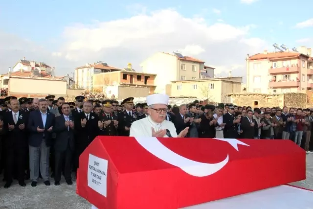 Barış Pınarı şehidi memleketinde son yolculuğuna uğurlandı