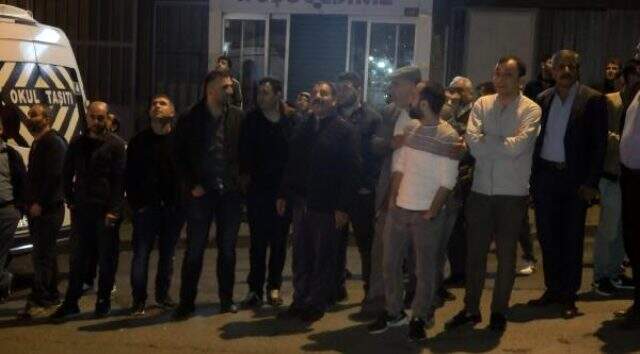 Bina yanarken berber tıraş etti kahvehanedekiler oyun oynadı evdeki çekirdek çitledi