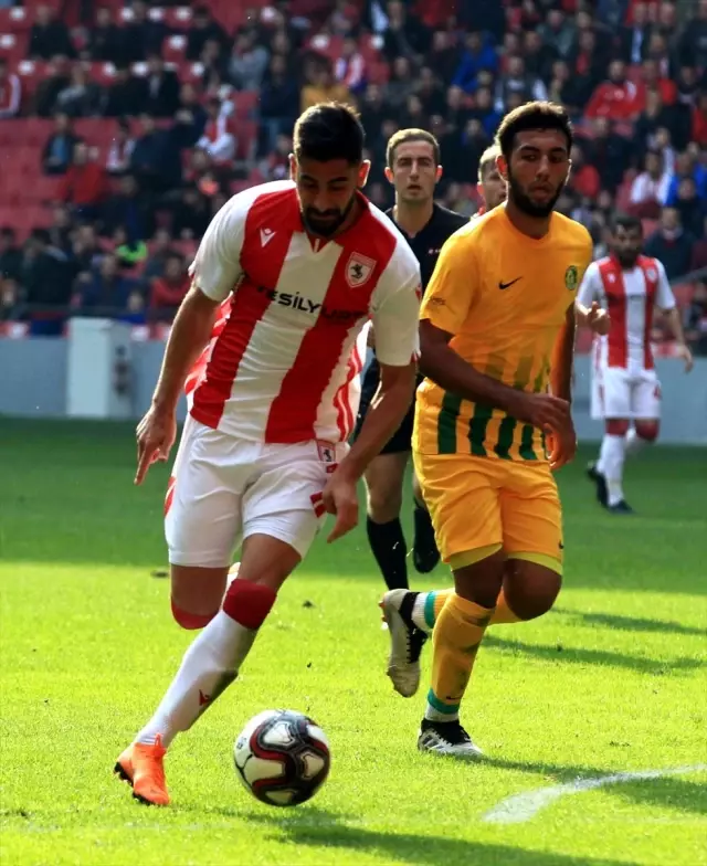 Samsunspor maçında kimsesiz çocuklara oyuncak sürprizi! Samsunspor maçında kimsesiz çocuklara oyuncak sürprizi!