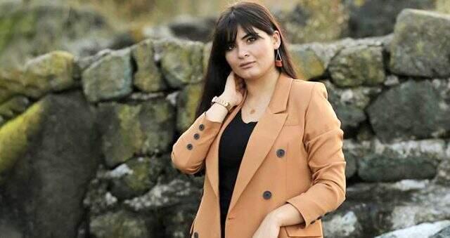Hanife Gürdal, mini elbiseli pozlarıyla tüm dikkatleri üzerine çekti