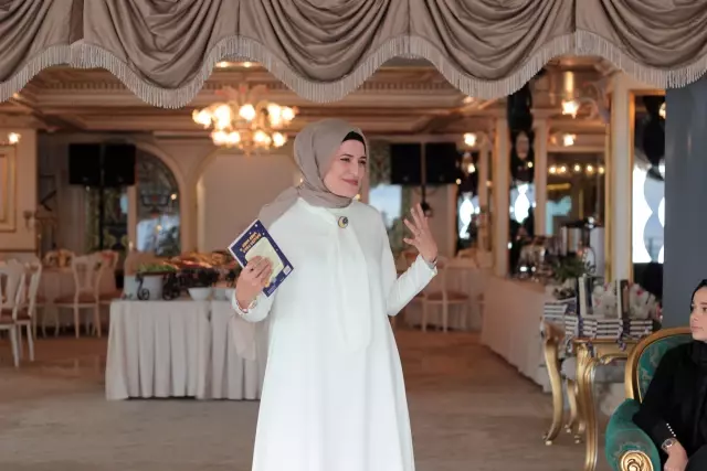 İrlandalı Anne Esra Teymur Şimşek'in ilk kitabının lansmanı gerçekleşti