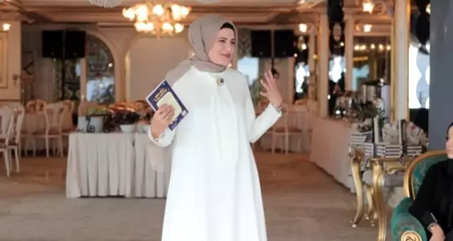 İrlandalı Anne Esra Teymur Şimşek'in ilk kitabının lansmanı gerçekleşti İrlandalı Anne Esra Teymur Şimşek'in ilk kitabının lansmanı gerçekleşti