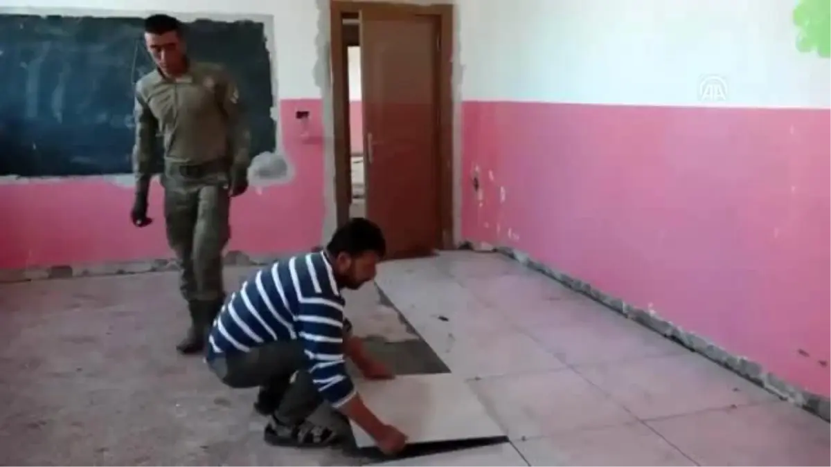 Mehmetçik teröristlerin tahrip ettiği okulun tadilatını yaptı - TEL