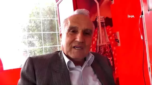 Öğrencisinin anı defterini 28 yıl sakladı