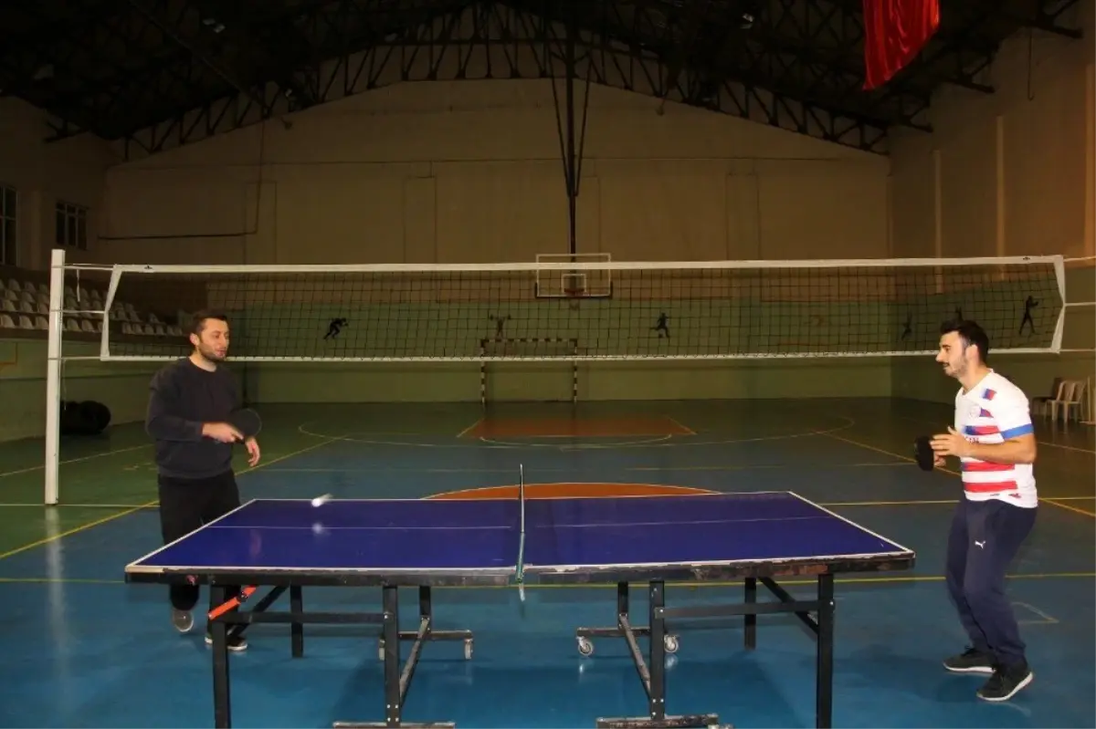 Öğretmenler arası masa tenisi turnuvası