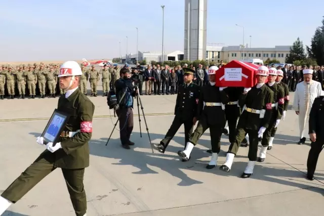 Şehit Mustafa Akkaya memleketine uğurlandı Şehit Mustafa Akkaya memleketine uğurlandı