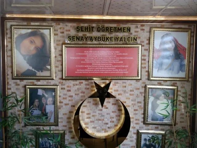 Şehit öğretmeni anarken gözyaşlarına boğuldu Şehit öğretmeni anarken gözyaşlarına boğuldu