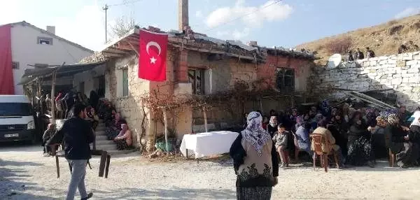Şehit uzman onbaşı, Afyonkarahisar'da son yolculuğa uğurlandı