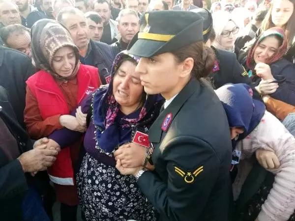 Şehit uzman onbaşı, Afyonkarahisar'da son yolculuğa uğurlandı