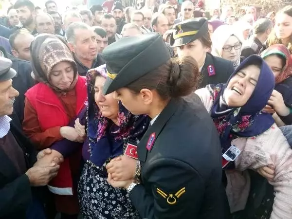 Şehit uzman onbaşı, Afyonkarahisar'da son yolculuğa uğurlandı