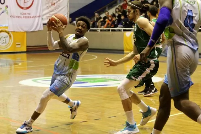Türkiye Basketbol 1. Ligi: Balıkesir Büyükşehir Belediyespor: 72 - Konyaspor: 71