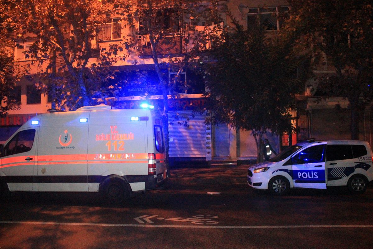 Yabancı uyruklu kadın, uyuyan kocasını baltayla öldürdü