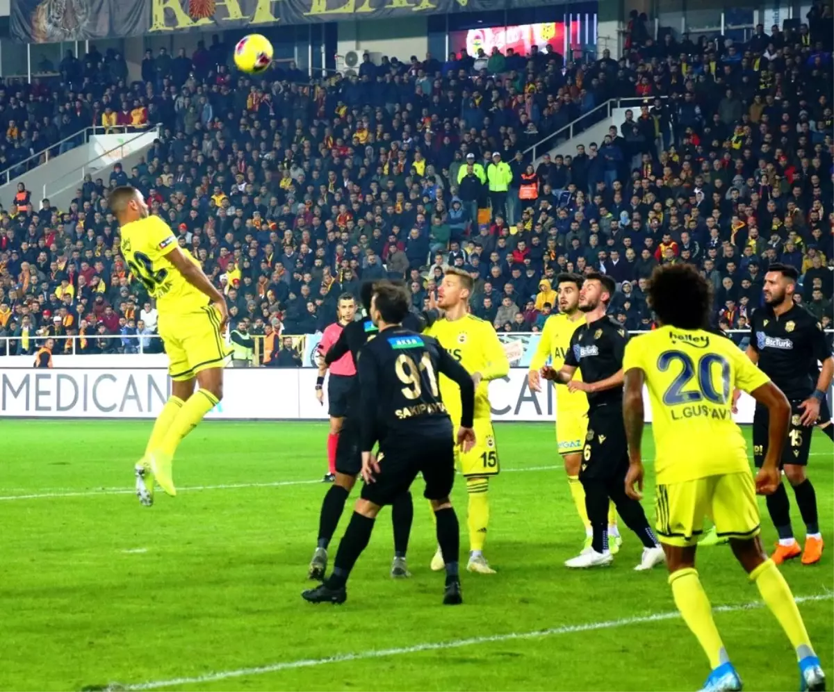 Yanal'ın oyuncu değişiklikleri tepki çekti