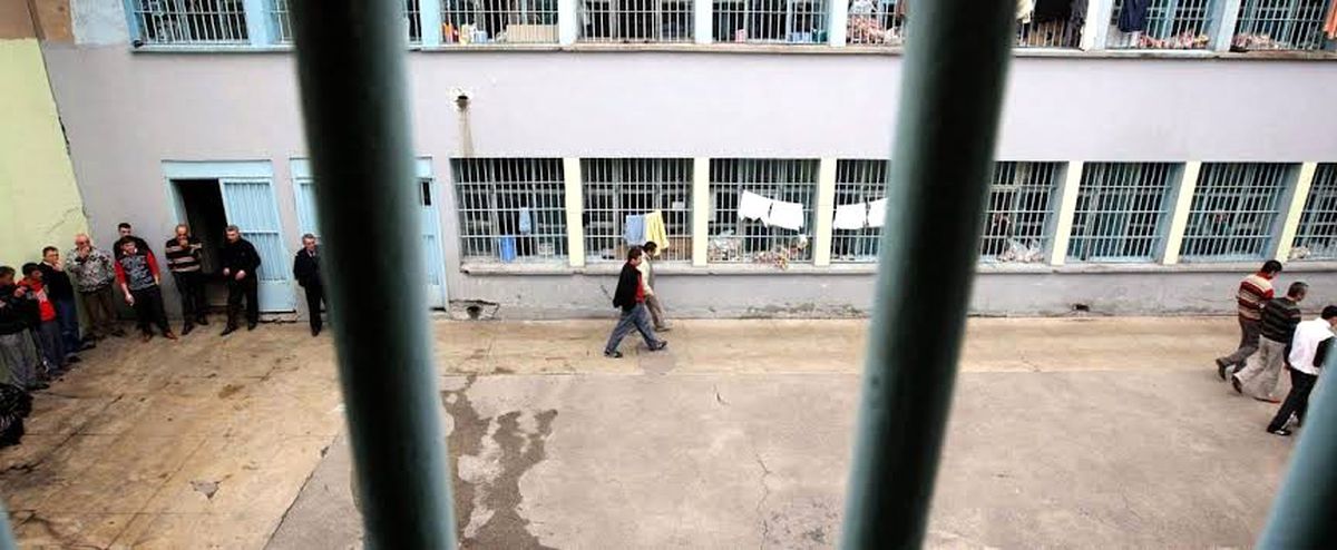 Adalet Bakanı Gül'den 'ev hapsi' açıklaması: Yaşlı, hamile ve çocukların cezalarını evde çekmesi alternatifi üzerinde duruyoruz